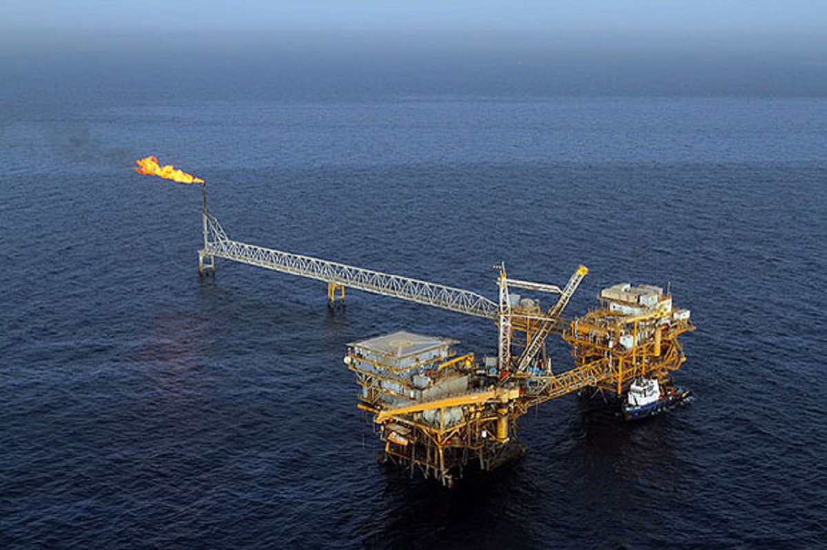 میدان نفتی آذر بزودی به بهره برداری می رسد