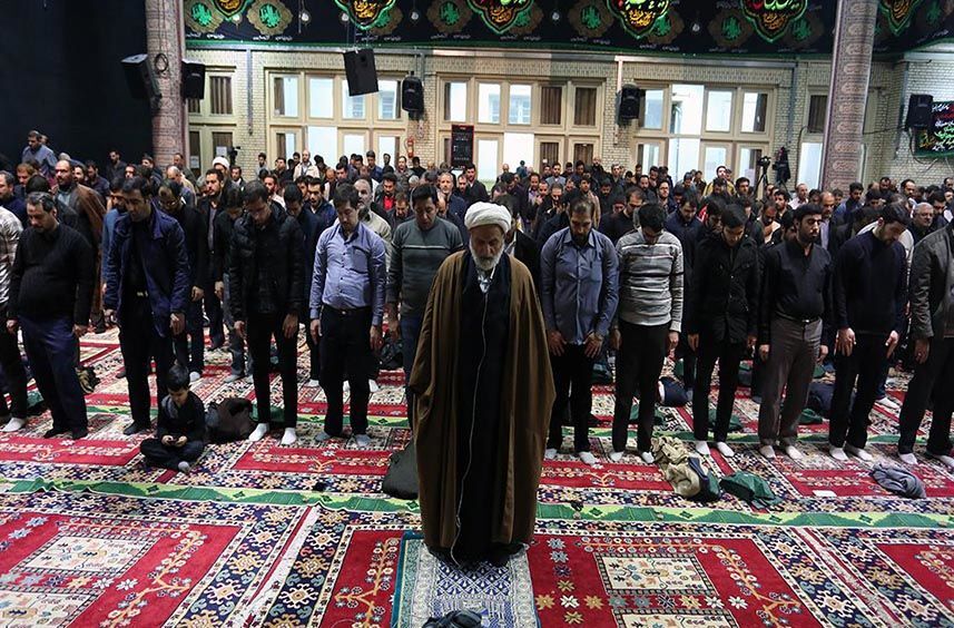 طلبه ها دنبال جذب در ادارات و نهادها هستند