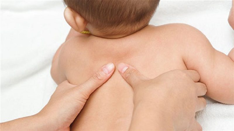 فواید ماساژ نوزاد