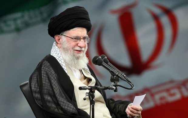 دیدار رهبری با خانواده های شهدای امنیت