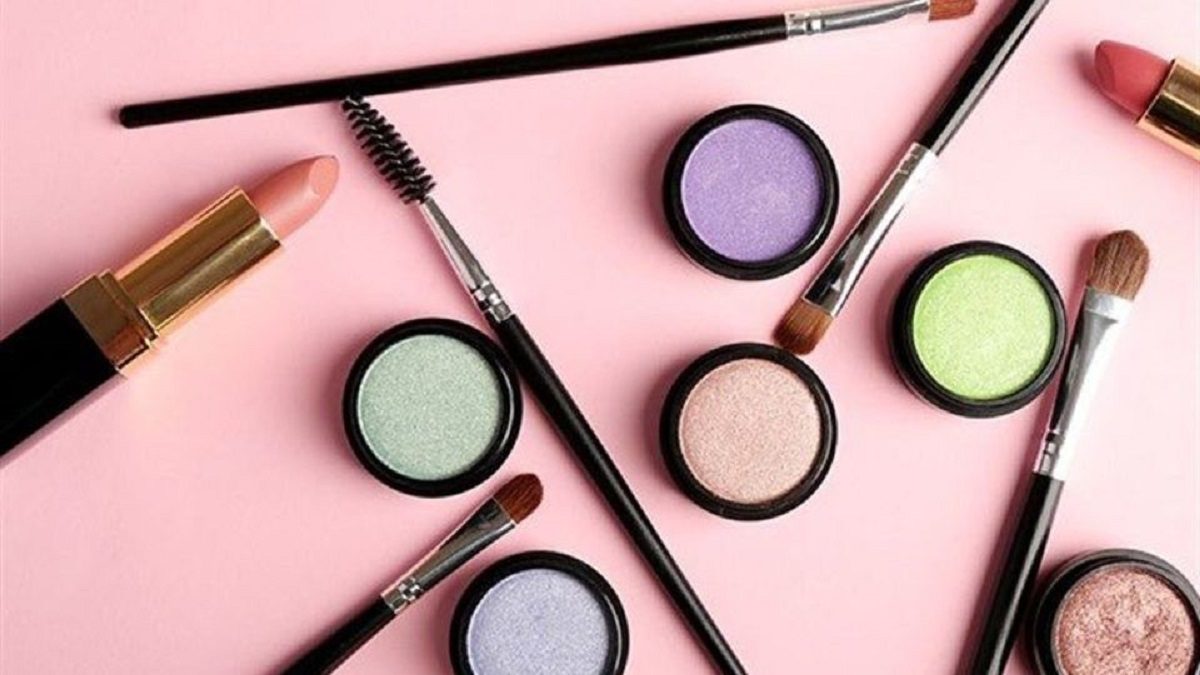 محصولات آرایشی فاقد مجوز