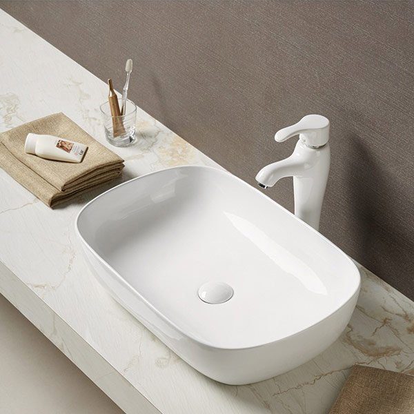 شیر روشویی پایه بلند سفید