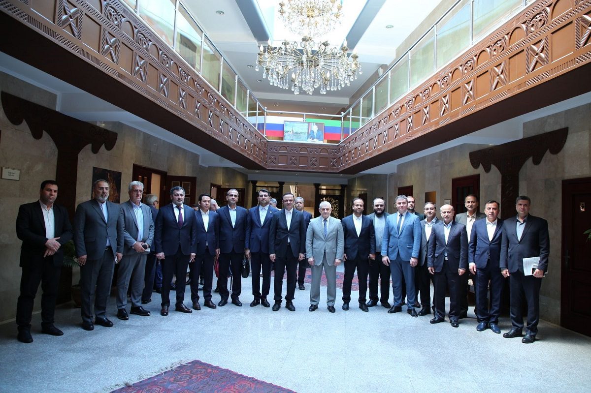 بازدید مدیران مناطق آزاد از ماخاچ کالا