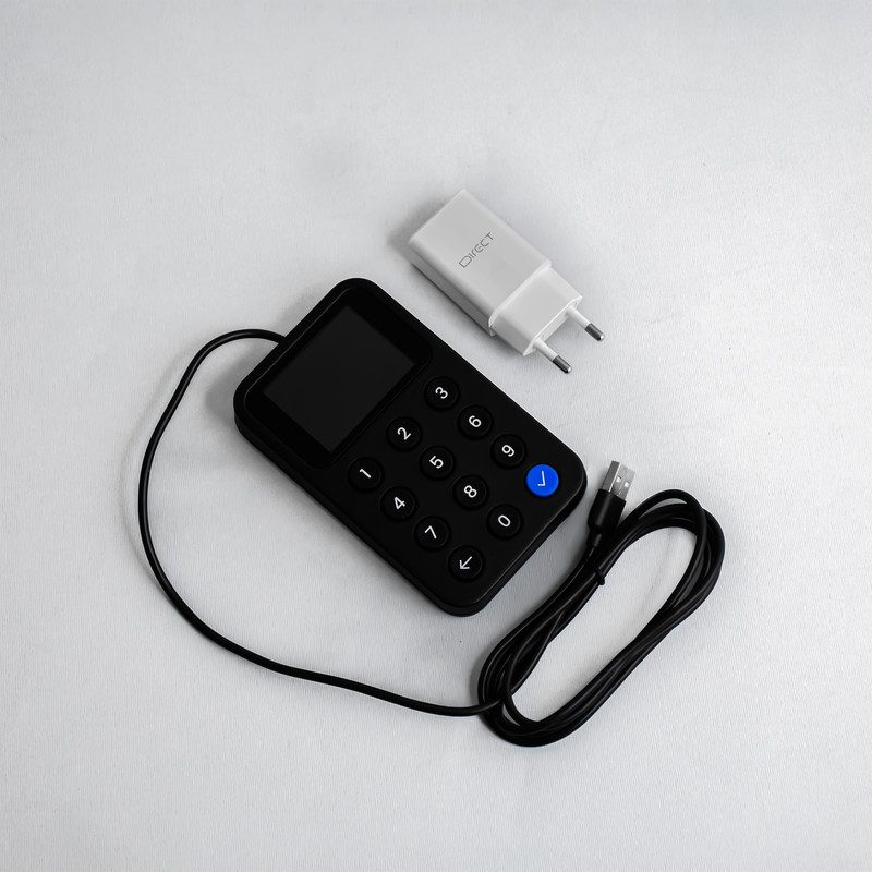 تحول دیجیتال در خدمات مشتریان: نبرد با کاغذ با استفاده از دستگاه ثبت شماره مشتری و دستگاه ذخیره شماره