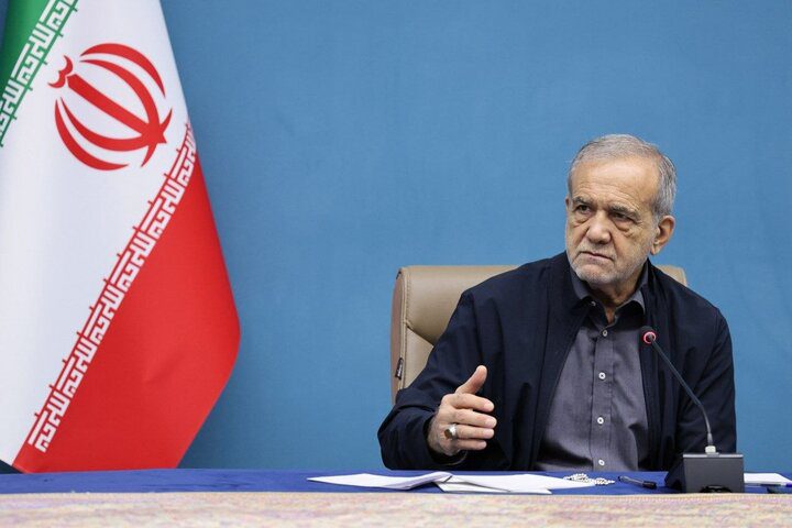 رئیس جمهور کشورمان در حساب کاربری خود تاکید کرد: دولت برای مدیریت شرایط ویژه آرایش جدید گرفته است