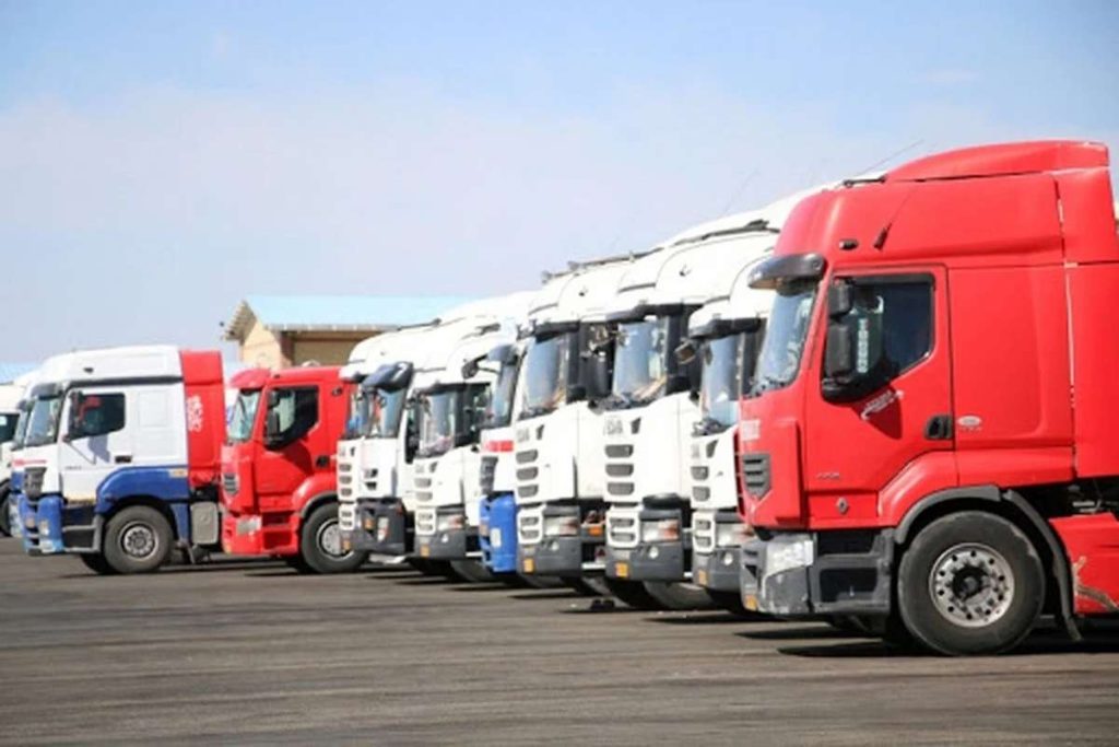 پایان تشریفات ترخیص و شماره‌گذاری کامیونت‌های وارداتی به قشم