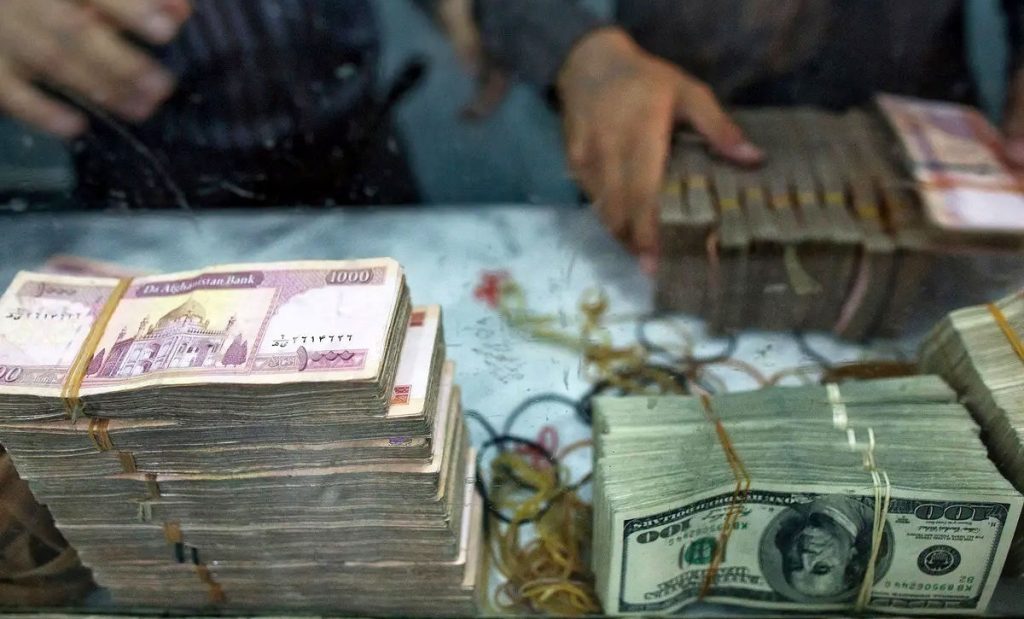 پیشی گرفتن پول افغانستان از دلار