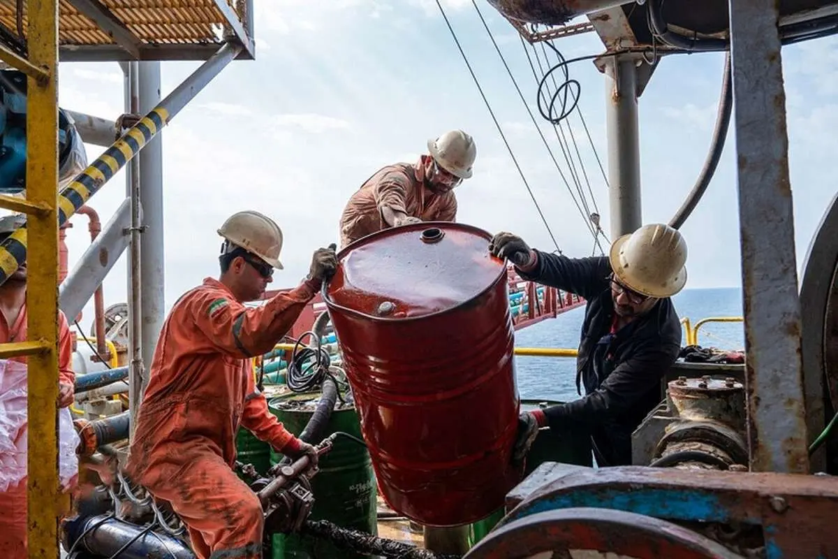 درآمد نفتی ایران در جنگ