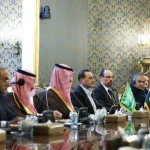رویترز به نقل از یک مقام ارشد ایرانی: تهران درباره برنامه هسته‌ای خود مذاکره نخواهد کرد