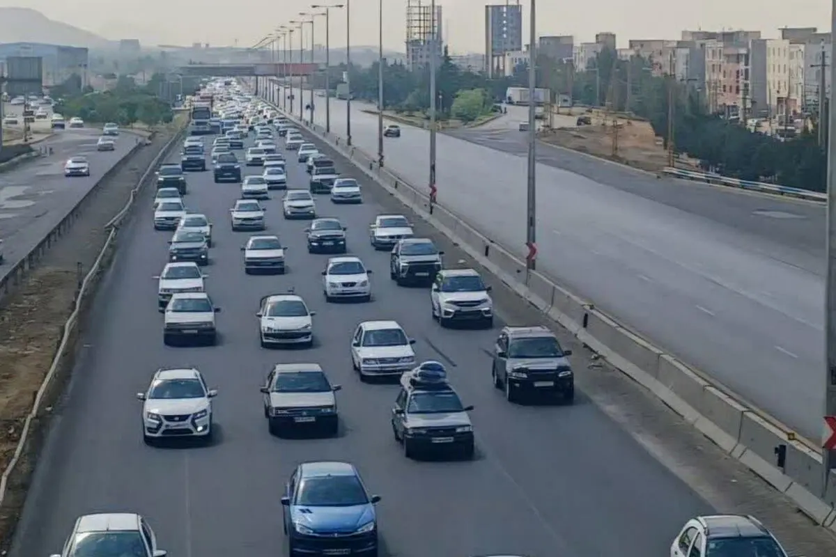 ترافیک نیمهسنگین در برخی محورهای مواصلاتی منتهی به تهران
