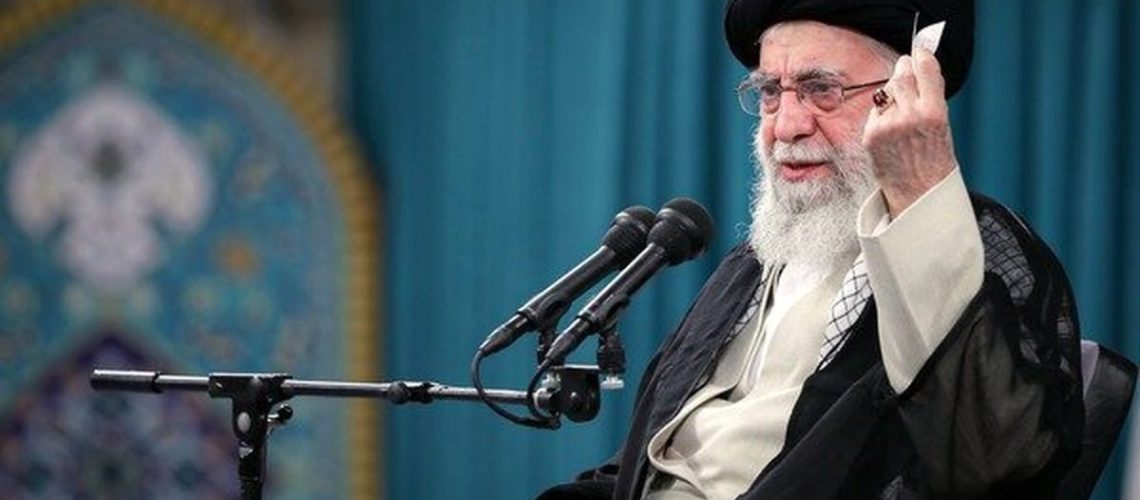 رهبر انقلاب در دیدار نمایندگان کشورهای اسلامی