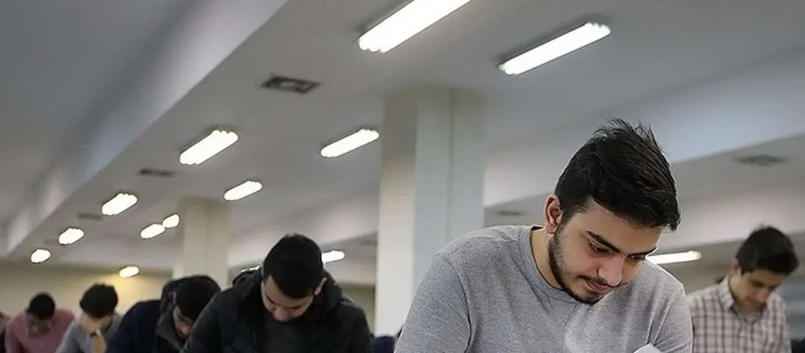 امتحانات پایان ترم دانشگاه‌