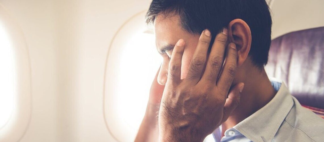 گرفتگی گوش هنگام پرواز