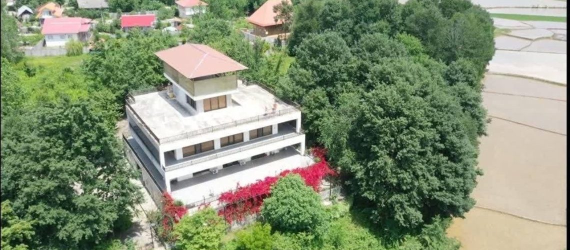 توقیف ویلای علی کریمی