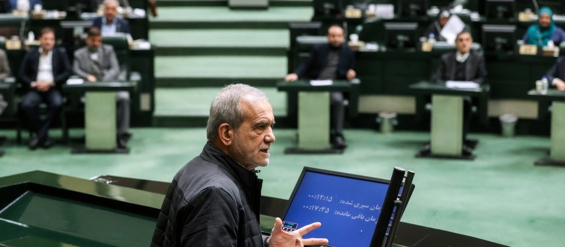 پزشکیان در دفاع از همتی