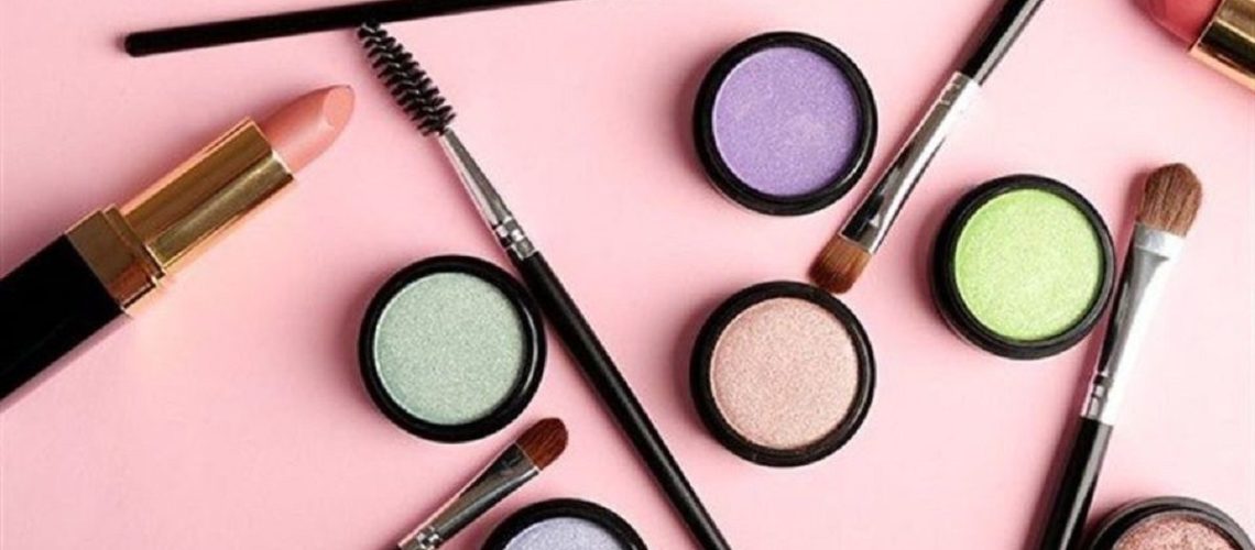 محصولات آرایشی فاقد مجوز
