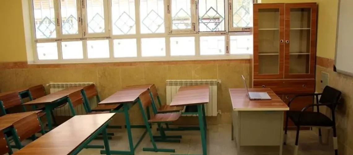 تعطیلی مدارس ایرانی