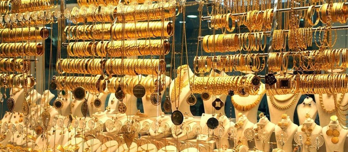 قیمت سکه و طلا در روز دوشنبه ۱۷ فروردین ۱۴۰۴ نوع قیمت (تومان) میزان تغییر سکه امامی ۹۷,۲۹۰,۰۰۰ +۱,۲۸۰,۰۰۰ سکه بهار آزادی ۸۸,۴۸۵,۰۰۰ +۱,۰۳۰,۰۰۰ نیم‌سکه ۶۲,۵۰۰,۰۰۰ +۷۰۰,۰۰۰ ربع‌ سکه ۳۳,۲۰۰,۰۰۰ +۱,۰۰۰,۰۰۰ سکه گرمی ۱۵,۱۰۰,۰۰۰ +۲۰۰,۰۰۰ مثقال طلا ۳۴,۱۹۳,۰۰۰ -۳۸۸,۰۰۰ گرم طلای ۱۸ عیار ۷,۸۹۷,۰۰۰ -۸۹,۰۰۰ طلای دست دوم ۷,۷۹۲,۰۰۰ - بررسی تخصصی حباب سکه‌ها افزایش چشمگیر حباب در تمام قطعات سکه، هشدار دهنده است: نوع سکه میزان رشد حباب (تومان) سکه امامی +۱,۰۹۸,۰۰۰ سکه بهار آزادی +۷۸۳,۰۰۰ نیم‌سکه +۵۹۹,۰۰۰ ربع‌ سکه +۹۴۹,۰۰۰ سکه گرمی +۱۶۹,۰۰۰ 🔍 تحلیل: این میزان افزایش حباب نشان‌دهنده افزایش تقاضای سفته‌بازی و خریدهای مبتنی بر انتظارات تورمی است، نه صرفاً بر اساس ارزش واقعی فلز.