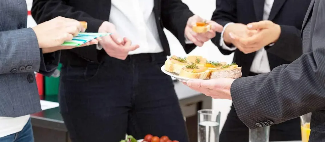 صبحانه در وقت اداری