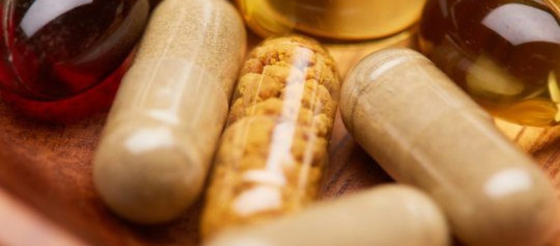 متخصصان سلامت می‌گویند برای مصرف مولتی‌ویتامین، زمان درست یا نادرستی وجود ندارد و مناسب بودن زمان برای هر فرد متفاوت است.